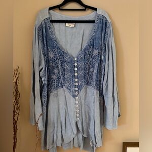 Chic Light Blue Embroidered Blouse